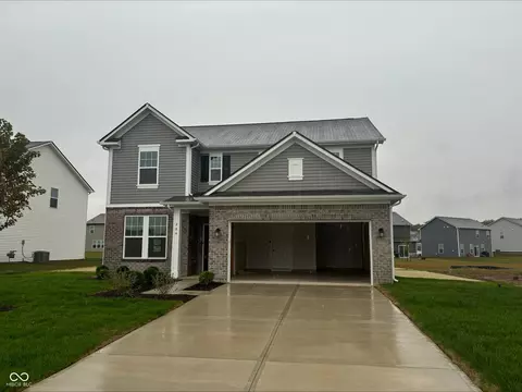 284 Commodore Dr, Pittsboro, IN 46167
