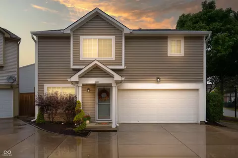 660 Mountain Pine Dr, Greenwood, IN 46143