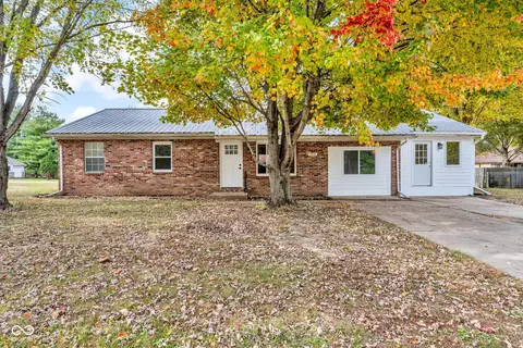 1028 Houck Rd, Greencastle, IN 46135