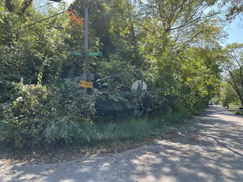 7851 Amethyst Ave, Indianapolis, IN 46268