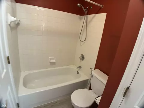 Bath - 464 E St Clair St, Indianapolis, IN 46202 photo 1 of 4