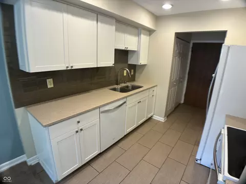 Kitchen - 464 E St Clair St, Indianapolis, IN 46202 photo 3 of 3