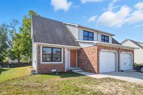 1525 Timber Village Dr, Greenwood, IN 46142