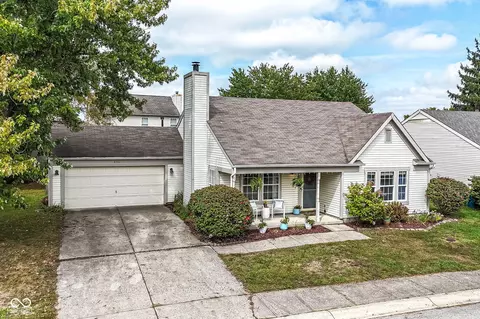 8542 Legacy Ct, Fishers, IN 46038