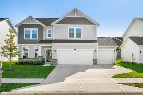 647 Bluestem Cir, New Whiteland, IN 46184