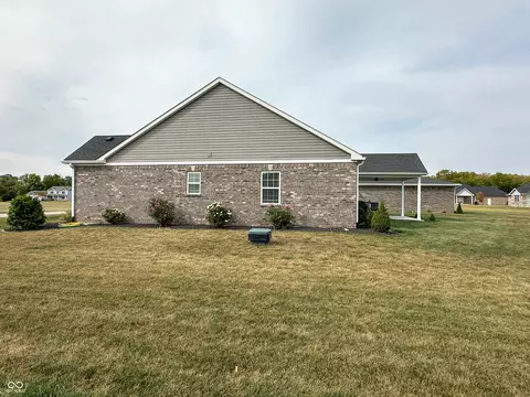 Exterior - 112 Eagle Dr, Covington, IN 47932 photo 6 of 9