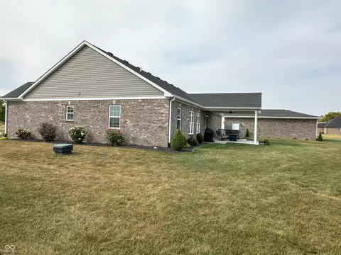 Exterior - 112 Eagle Dr, Covington, IN 47932 photo 7 of 9