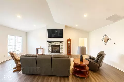 Living - 112 Eagle Dr, Covington, IN 47932 photo 1 of 1