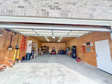 Entry Way - 112 Eagle Dr, Covington, IN 47932 photo 3 of 3