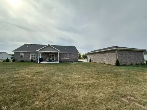Exterior - 112 Eagle Dr, Covington, IN 47932 photo 8 of 9