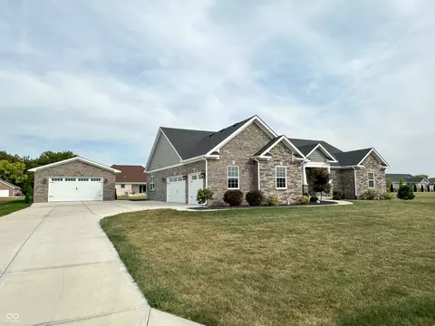 Exterior - 112 Eagle Dr, Covington, IN 47932 photo 3 of 9