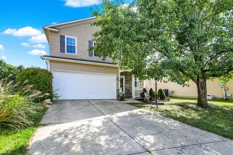 19384 Fox Chase Dr, Noblesville, IN 46062