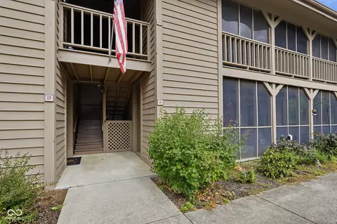 280 W Main St #E-20, Nashville, IN 47448