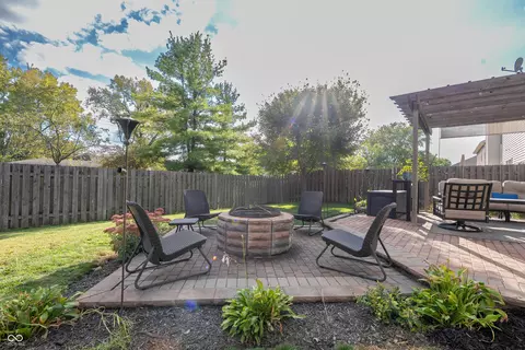 Exterior - 10953 Roundtree Rd, Fishers, IN 46037 photo 6 of 8