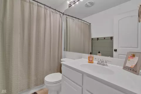 Bath - 10953 Roundtree Rd, Fishers, IN 46037 photo 4 of 4
