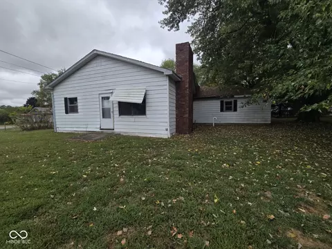 230 E Poplar St, Montezuma, IN 47862