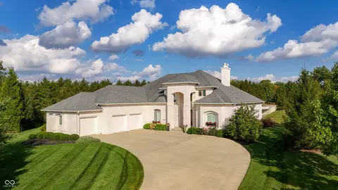 995 Westlake Hills Dr, Columbus, IN 47201