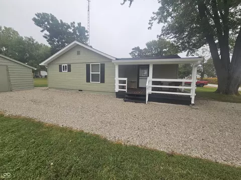 208 E Midway St, Colfax, IN 46035 photo 2