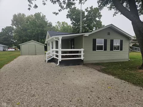 208 E Midway St, Colfax, IN 46035