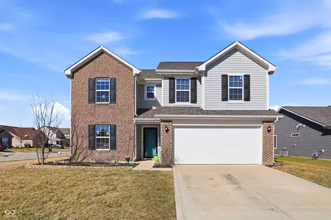 2202 Silver Spoon Dr, Greenfield, IN 46140