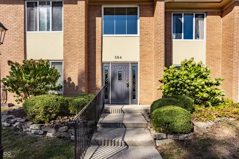 584 E Hunters Dr #B, Carmel, IN 46032