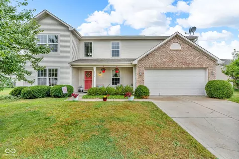 2916 Lodgepole Dr, Whiteland, IN 46184