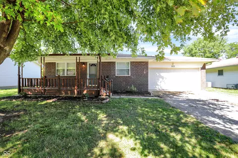 912 W 6th St, Greenfield, IN 46140