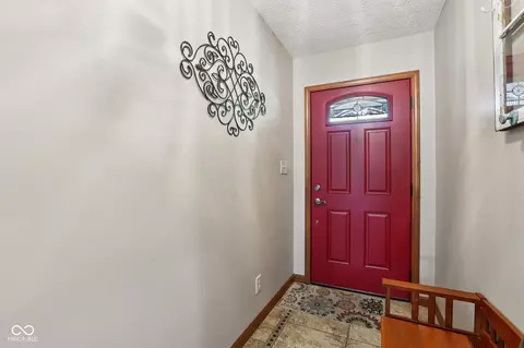 591 Crestpoint Ln, Plainfield, IN 46168 photo 5