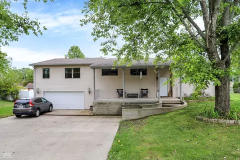 3365 Virginia St, Columbus, IN 47203