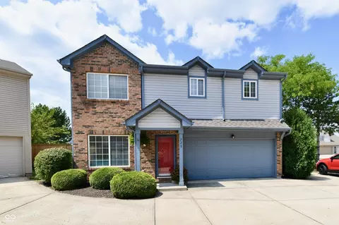 725 Pine Lake Dr, Greenwood, IN 46143