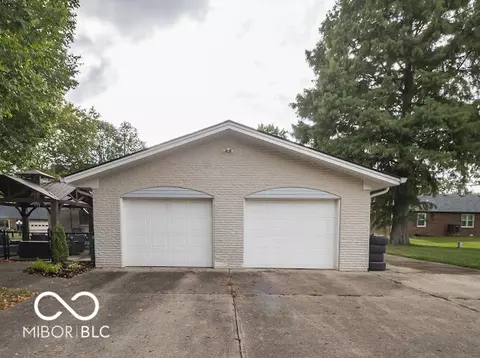 Exterior - 265 Raintree Dr, Danville, IN 46122 photo 10 of 12
