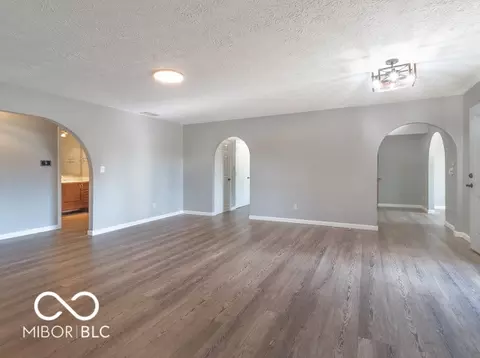 Living - 265 Raintree Dr, Danville, IN 46122 photo 2 of 4