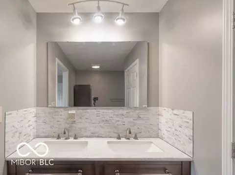 Bath - 265 Raintree Dr, Danville, IN 46122 photo 2 of 4