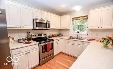 Kitchen - 4592 E Donington Dr, Bloomington, IN 47401 photo 9 of 9