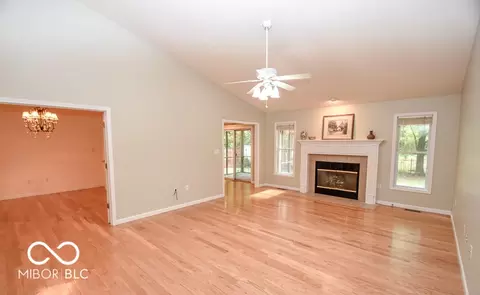 Living - 4592 E Donington Dr, Bloomington, IN 47401 photo 4 of 5