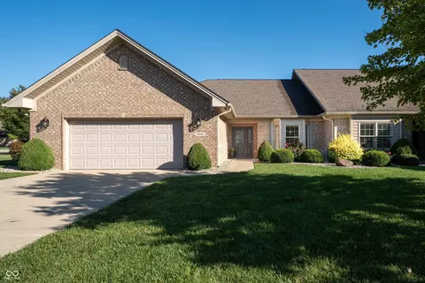 4948 Anna Maria Dr, Columbus, IN 47203