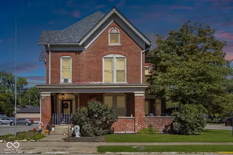 136 E 3rd St, Rushville, IN 46173