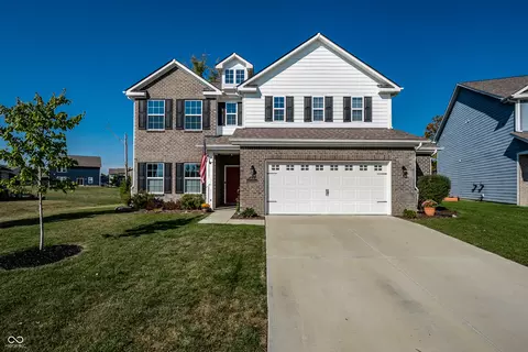 9818 April Rose Dr, Fishers, IN 46040