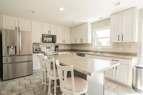 Kitchen - 6933 Knoll Crest Way, Pendleton, IN 46064 photo 1 of 2