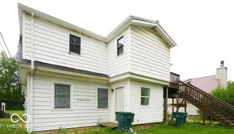 2413 S Gharkey St, Muncie, IN 47302