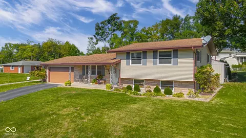 3035 Beech Ct, Columbus, IN 47203