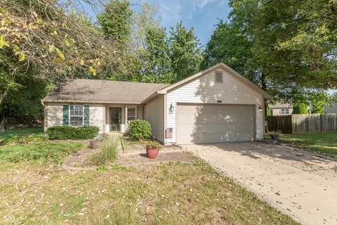 108 Meadowview Dr, Mooresville, IN 46158