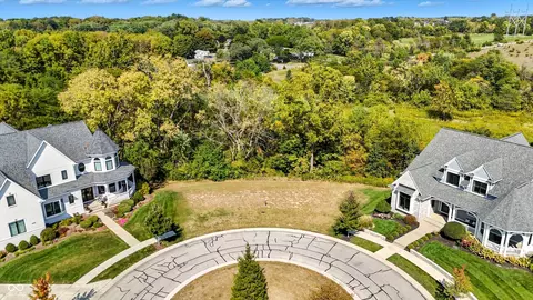 6483 W Deerfield Ct, Zionsville, IN 46077