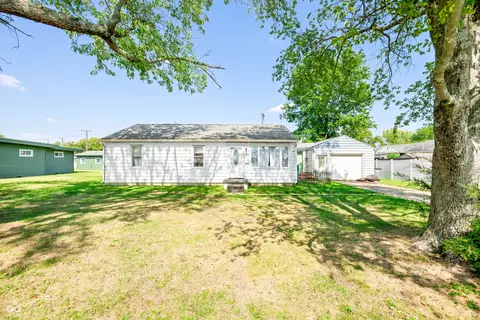 140 W Harrison Dr, Seymour, IN 47274