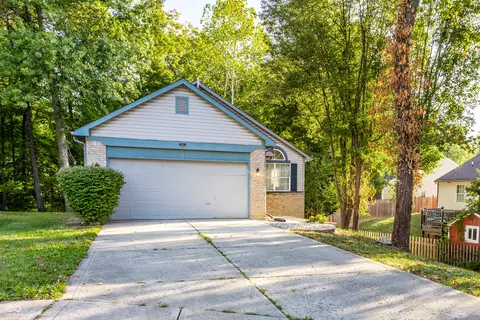 555 Grand Woods Dr, Indianapolis, IN 46224