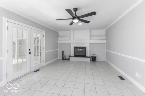 Living - 9425 Gemini Dr, Indianapolis, IN 46229 photo 4 of 5