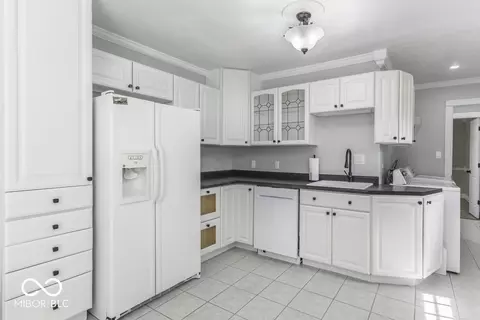 Kitchen - 9425 Gemini Dr, Indianapolis, IN 46229 photo 3 of 3