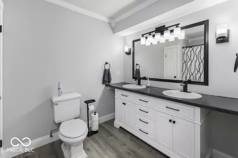 Bath - 9425 Gemini Dr, Indianapolis, IN 46229 photo 1 of 2