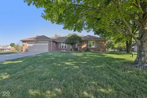 5976 W Countryside Dr, New Palestine, IN 46163