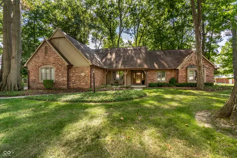 390 Nottinghill Ct, Indianapolis, IN 46234